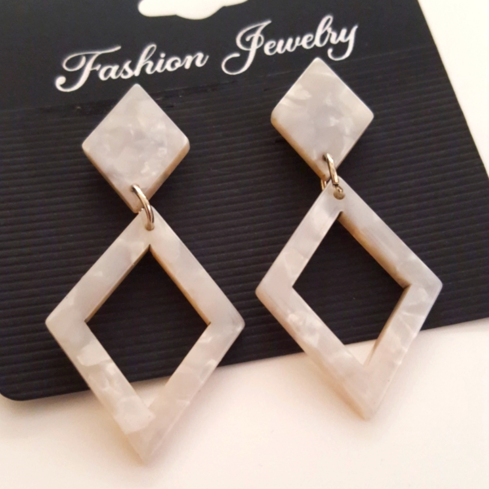 LAST 1 - Unique Fashion Post Back drop earrings